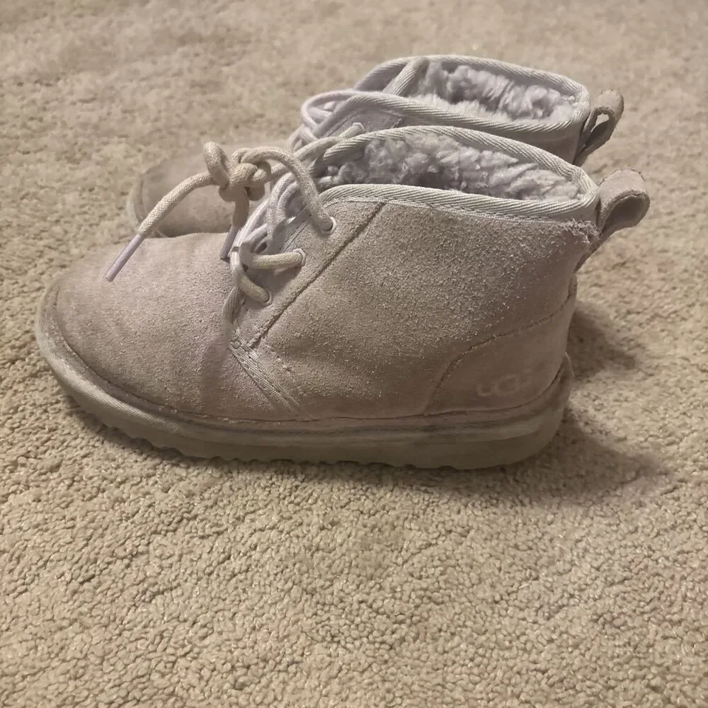 UGG youth neumel